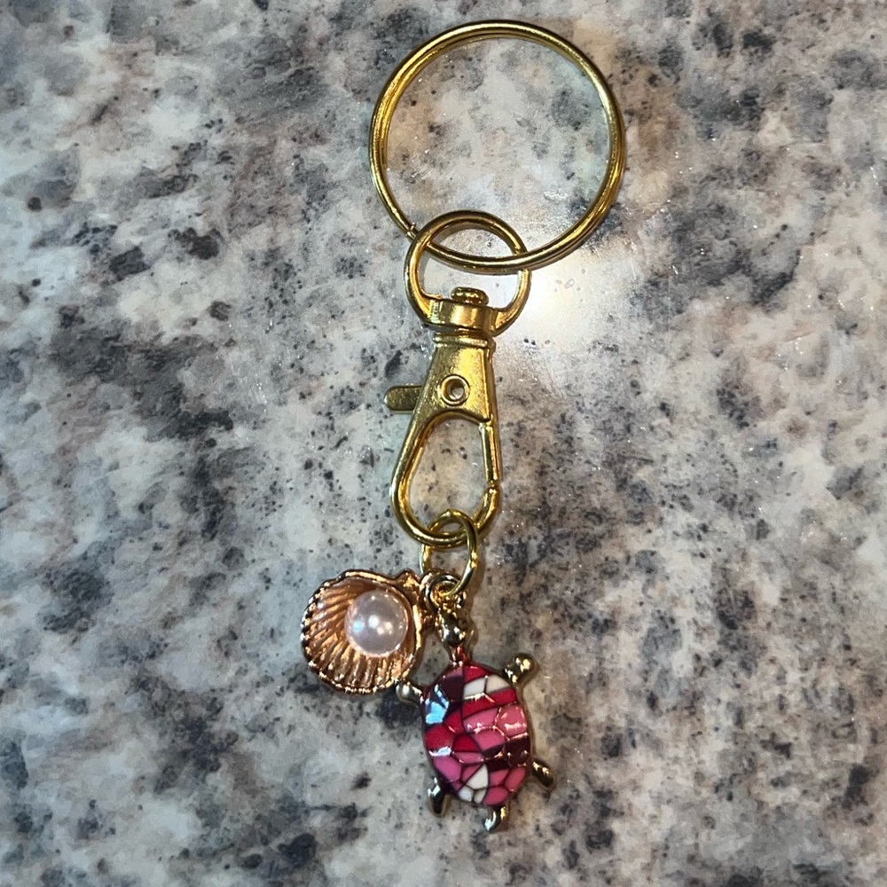 BRAND NEW Dark Purple & Pink Turtle & Pearl Keychain